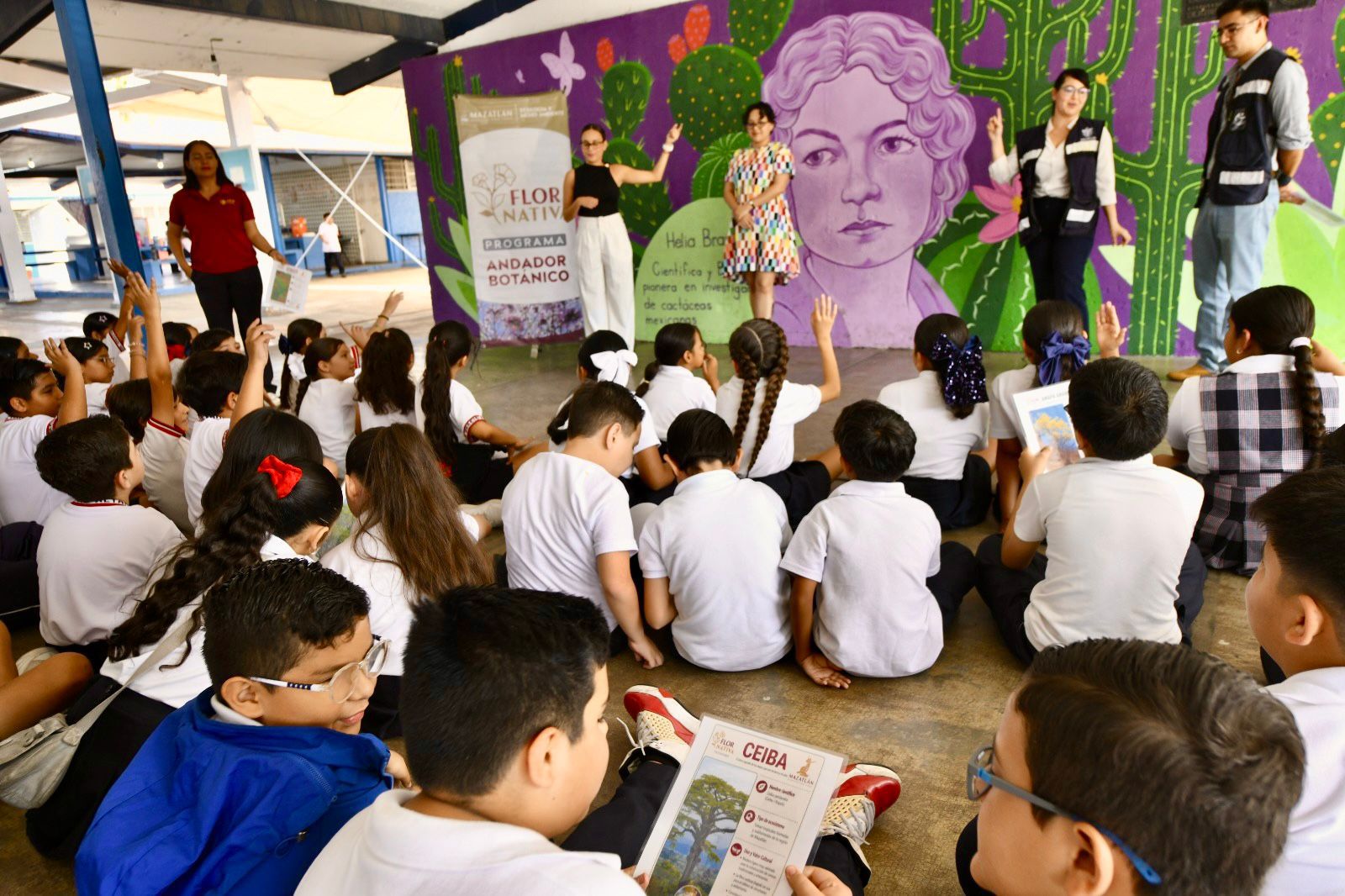 Inauguran mural en escuela de Mazatlán