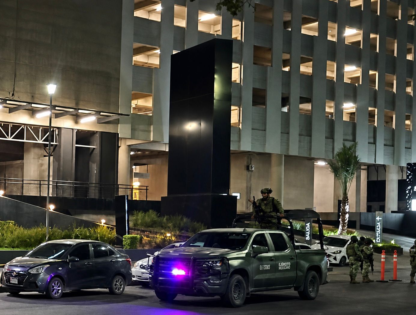 Reporte de gente armada genera movilización policiaca en departamentos de Cuatro Ríos, Culiacán; queda sin novedad