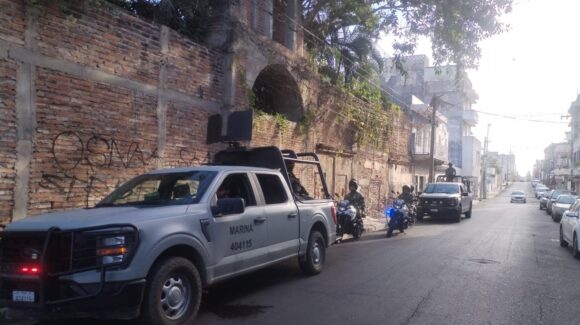 Marina despliega operativo en motocicletas en Mazatlán, Sinaloa, para reforzar la seguridad