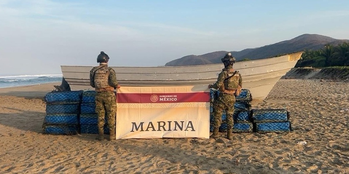Operativo en Guerrero. Lancha donde transportaban cocaína