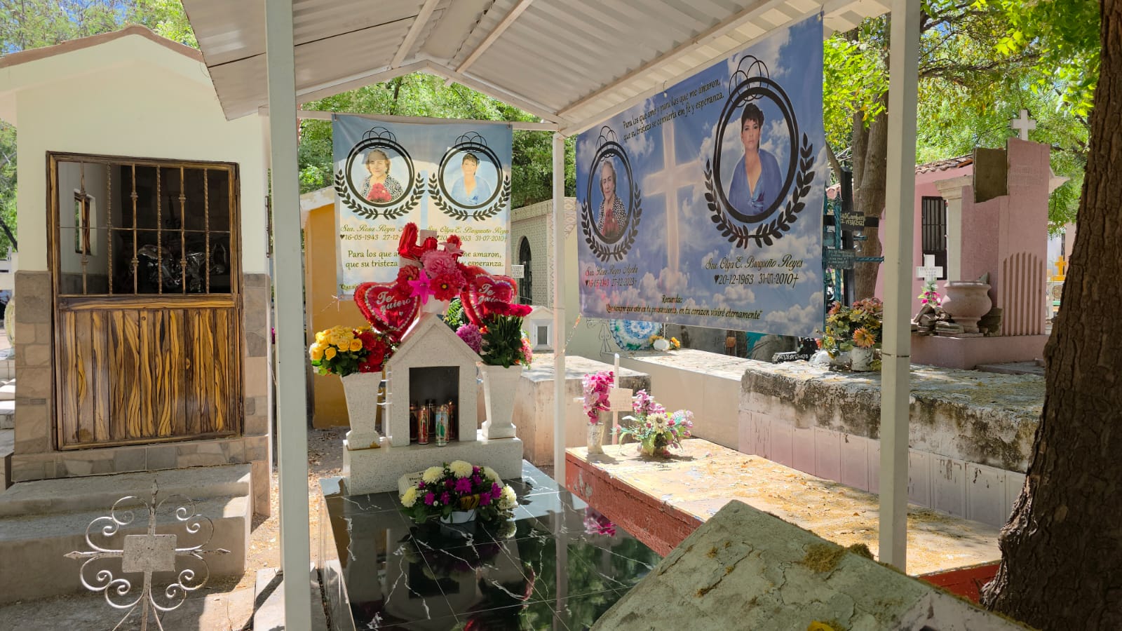 Panteón de Culiacán en Día de las Madres