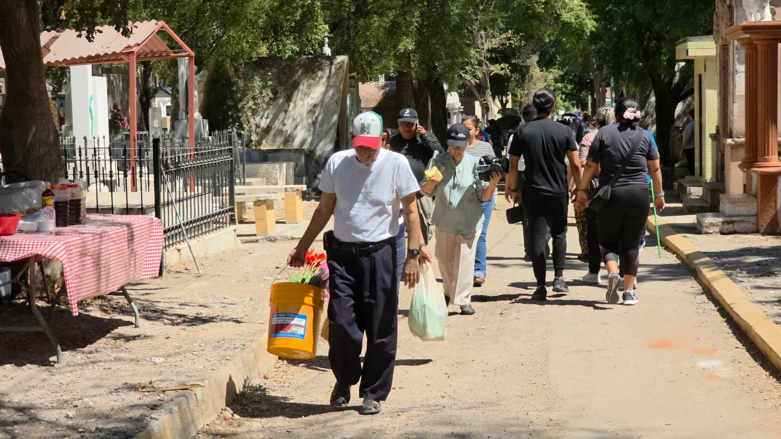 Panteón de Culiacán en Día de las Madres