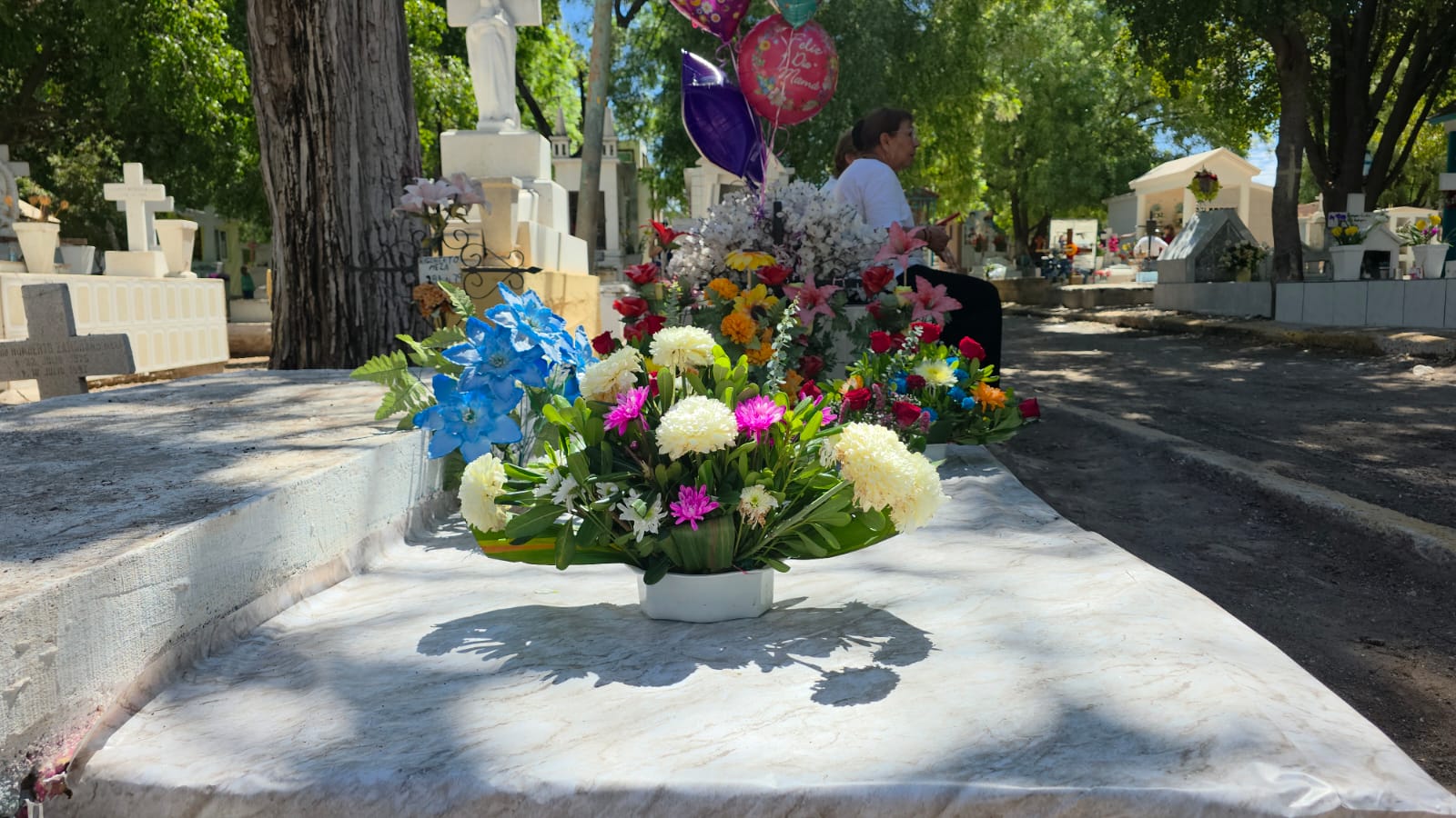Panteón de Culiacán en Día de las Madres