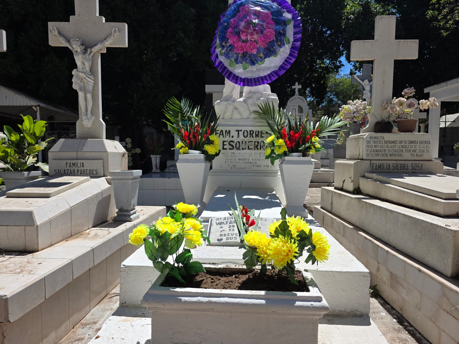 Panteón de Culiacán en Día de las Madres