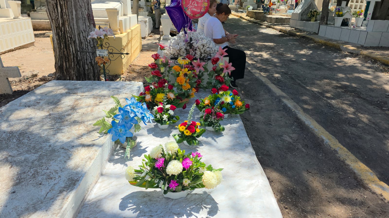 Panteón de Culiacán en Día de las Madres
