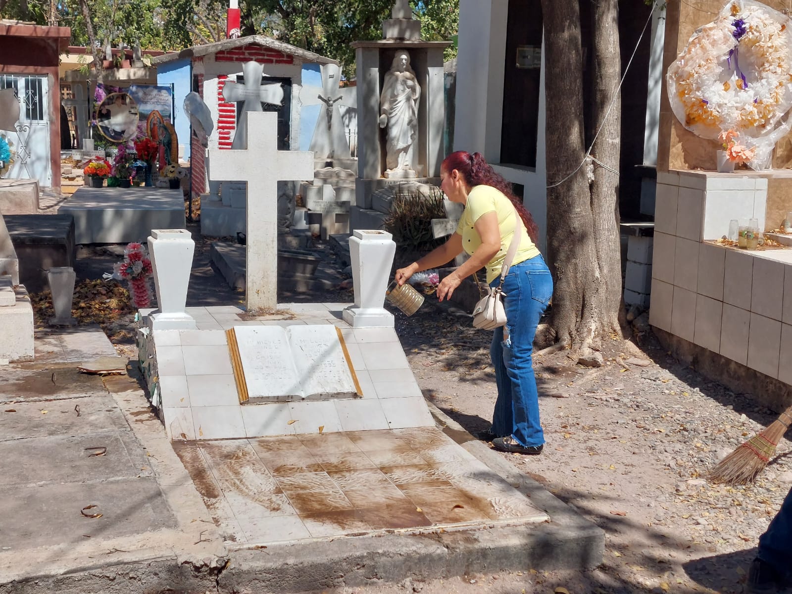 Panteón de Guamúchil