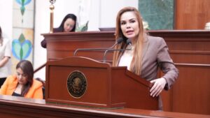 paola garate en congreso de sinaloa