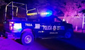 Localizan vehículo con al menos una persona sin vida en Las Malvinas, Mazatlán