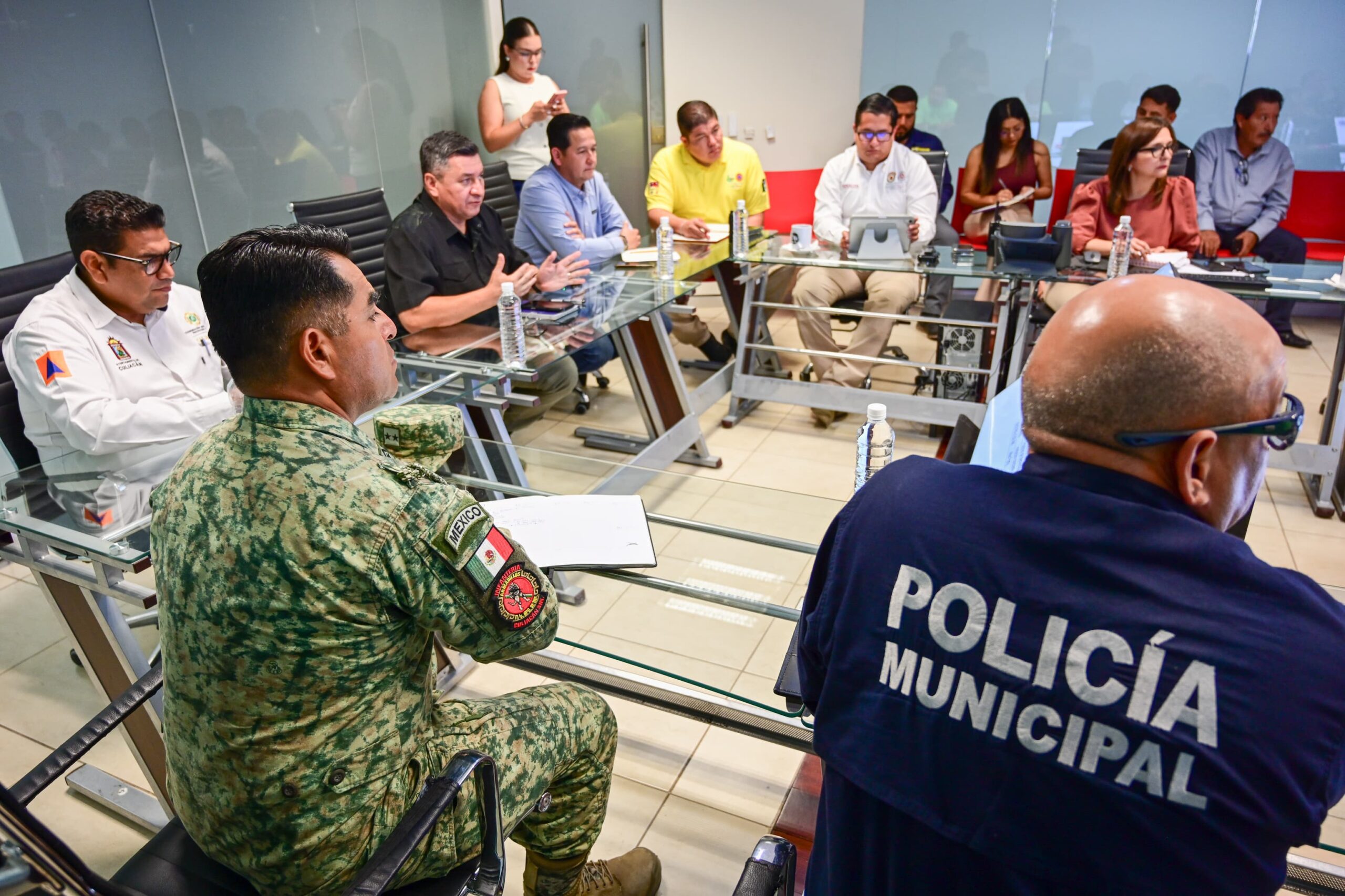 Grupo Interinstitucional, Protección Civil y cuerpos de auxilio sostuvieron una reunión con autoridades de Navolato