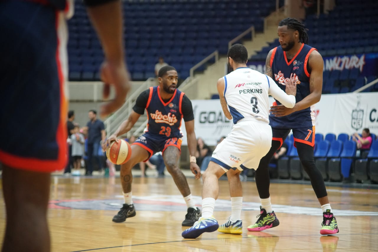 Pioneros de Los Mochis contra Halcones de Obregón