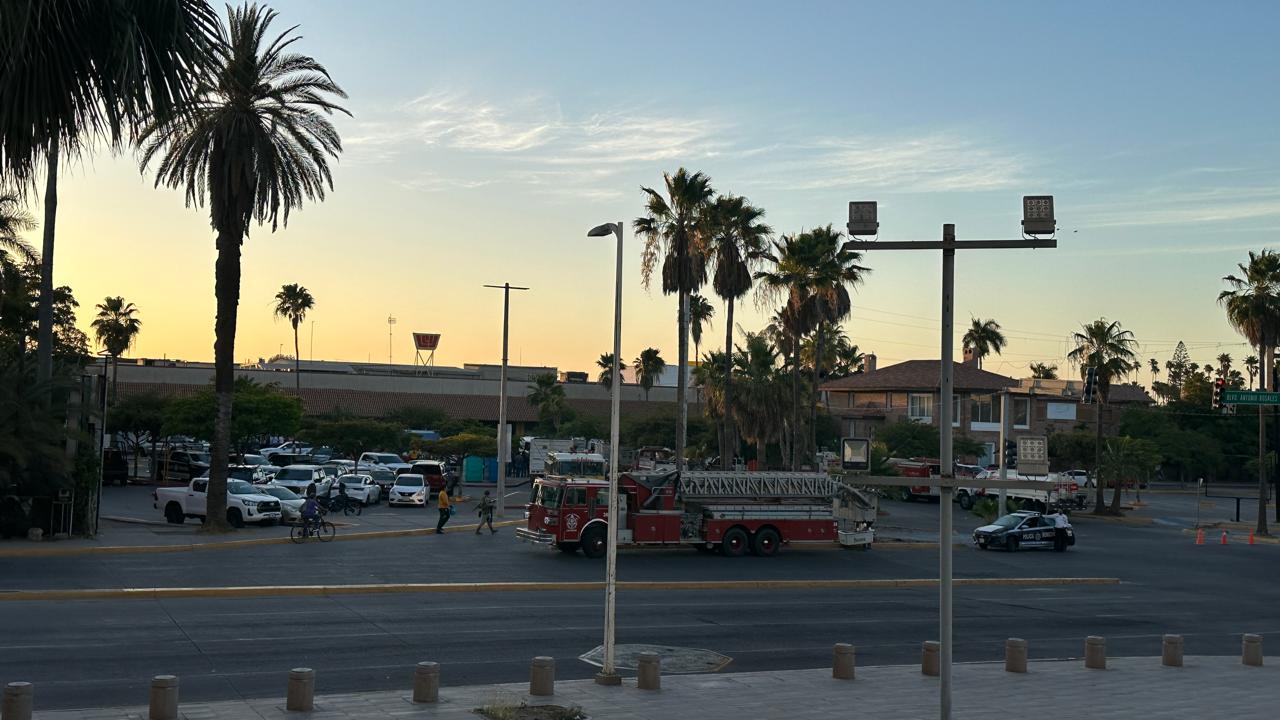 Plaza Fiesta Las Palmas en Los Mochis, tras incendio