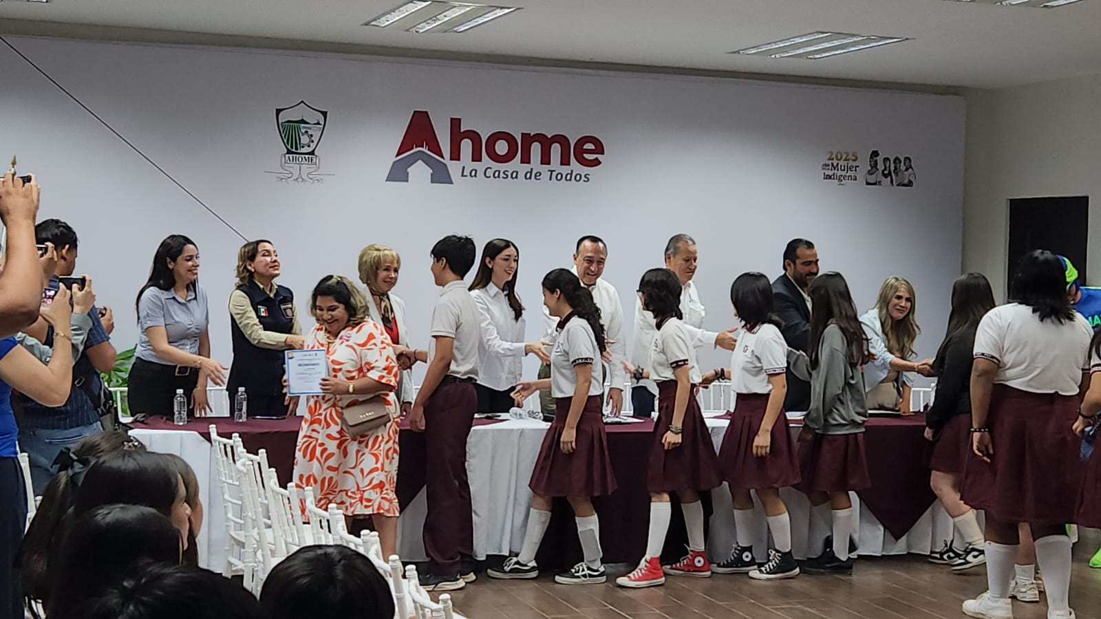 Premian a ganadores de concurso de Japama en Los Mochis