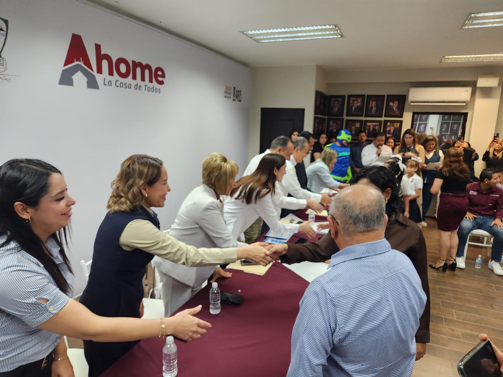 Premian a ganadores de concurso de Japama en Los Mochis