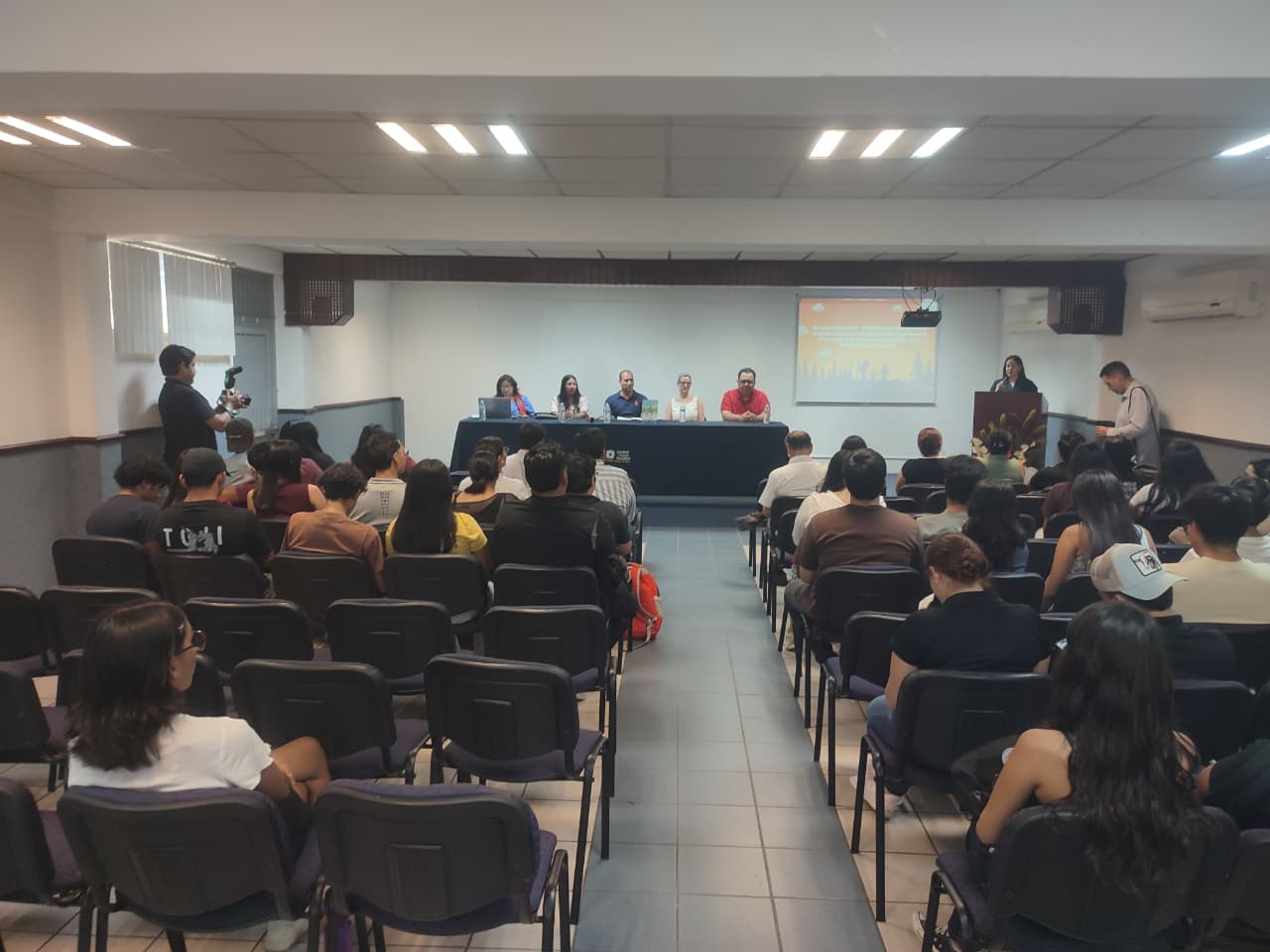Presentan en Mazatlán el libro “Sólo me dijeron que nos íbamos. Niñez y adolescencia desplazadas en el norte de México”
