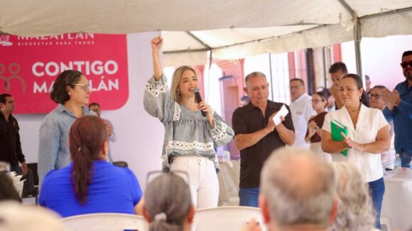 Ayuntamiento atiende 74 solicitudes ciudadanas durante jornada “Contigo Mazatlán” en El Bajío