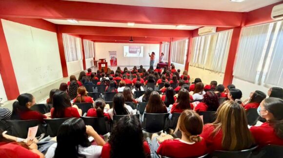 Immujer lleva pláticas de prevención y programas de apoyo a escuelas y empresas de Mazatlán, Sinaloa