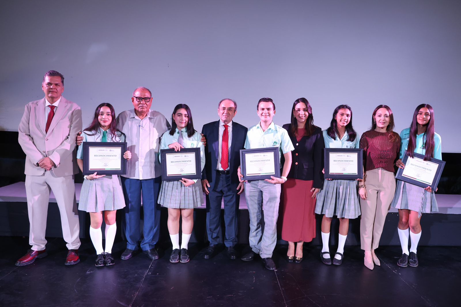Reconoce Cobaes a estudiantes con el Premio Bachiller Ejemplar 2026