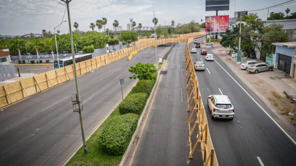 Hay dos carriles en la zona del Puente Negro y Congreso, por construcción de Malecón en Culiacán; inicia retiro de reloj gigante