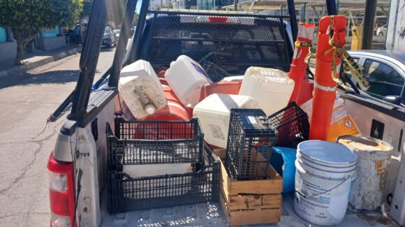 Vialidad ‘destapa’ la Zona Dorada de Mazatlán, Sinaloa; retiran objetos y liberan estacionamiento tras denuncia ciudadana