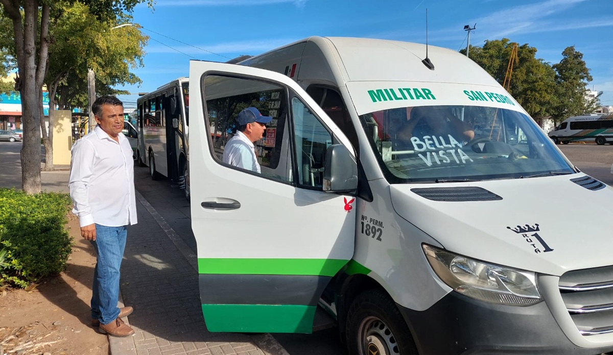 Revisión a transporte público de Salvador Alvarado