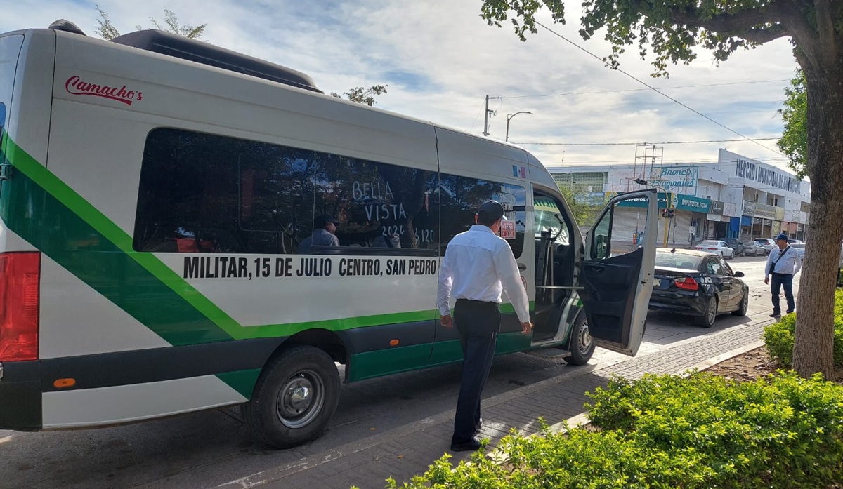 Revisión a transporte público de Salvador Alvarado