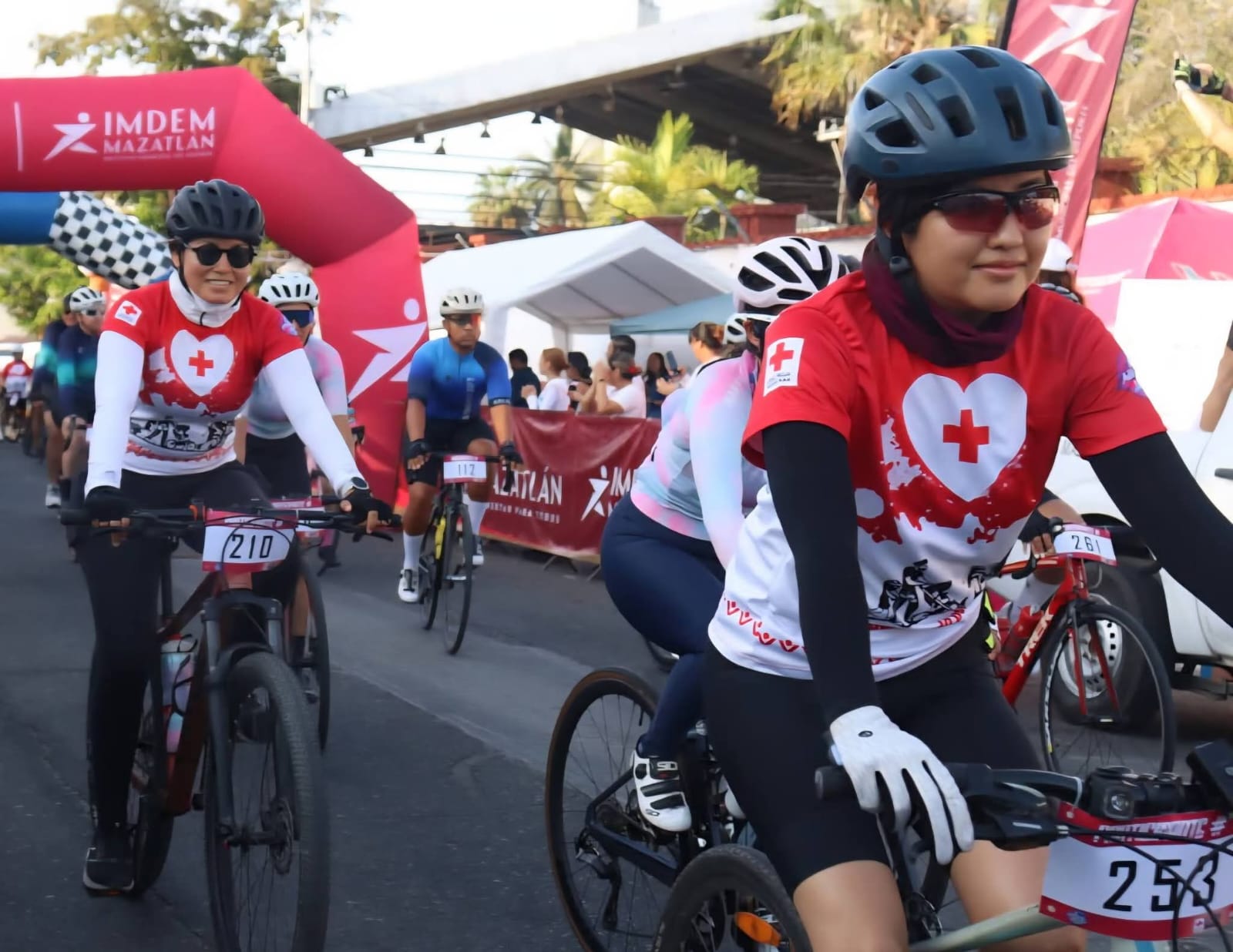 Rodada "Fridas y Diegos en Bici" en Mazatlán, Sin.