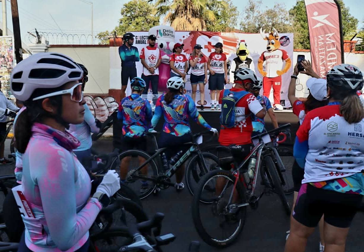 Rodada "Fridas y Diegos en Bici" en Mazatlán, Sin.