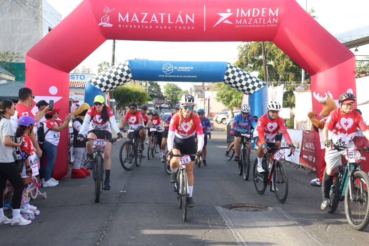 Rodada "Fridas y Diegos en Bici" en Mazatlán, Sin.