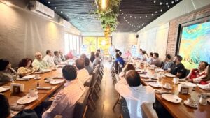 roque mascareño presenta cirtonia ante empresarios de coparmex guasave lugar