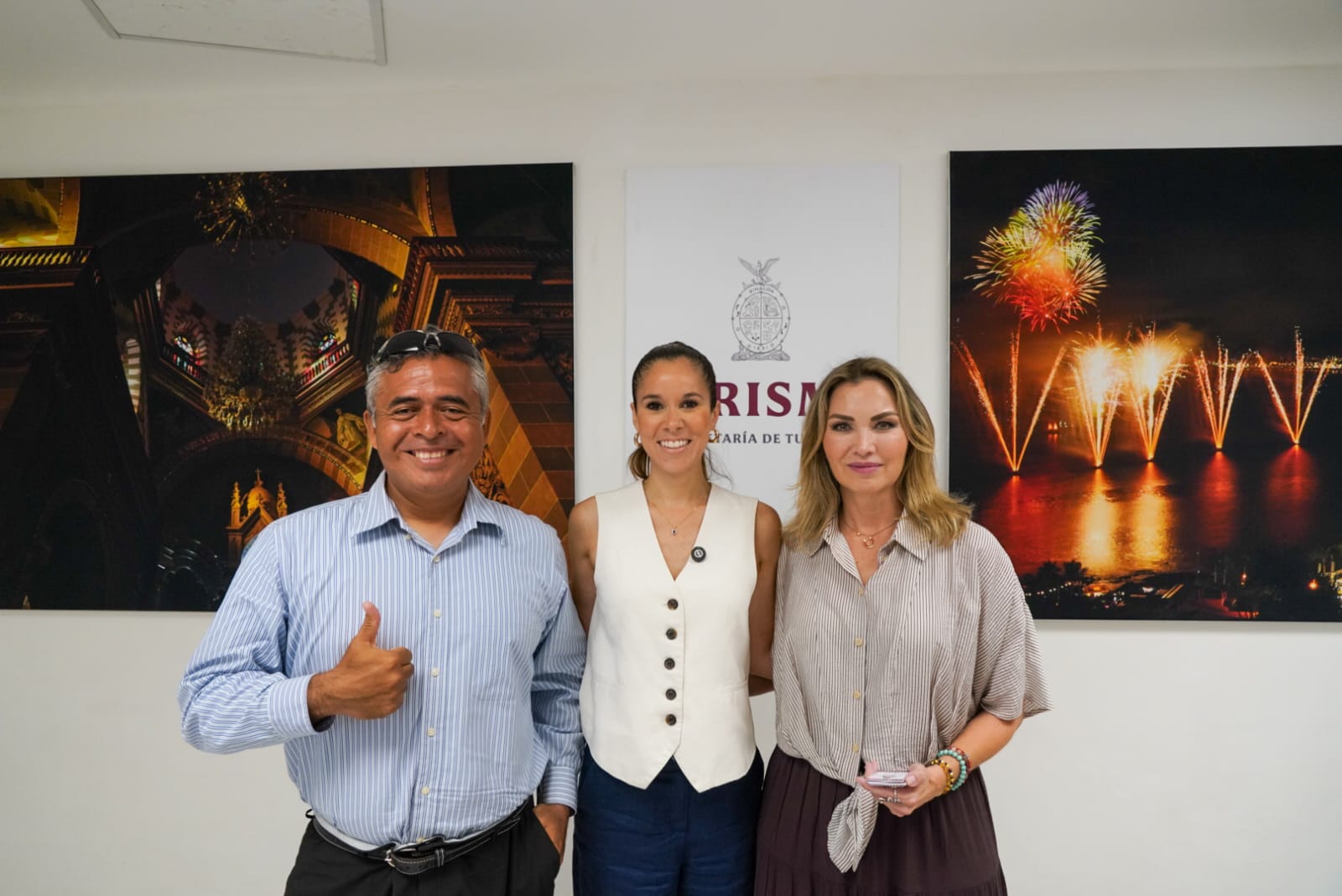 Sectur entrega credenciales a guías de turistas en Mazatlán