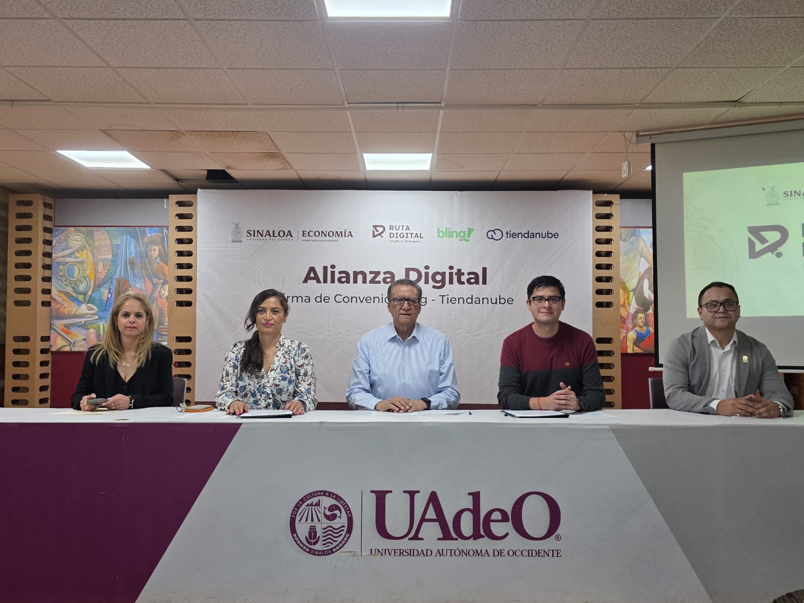 Sedeco firma convenio para fortalecer comercio digital en PYMES