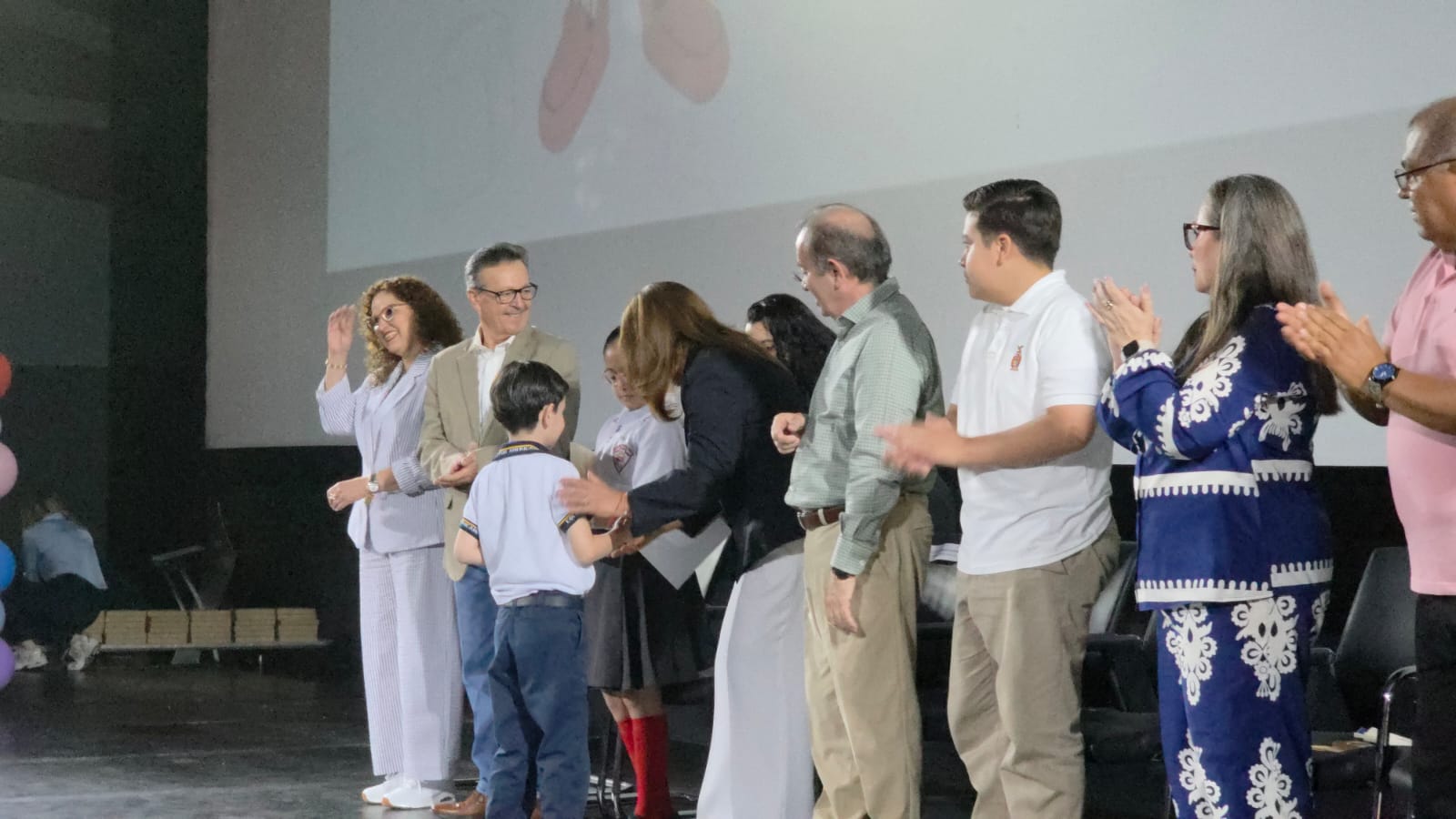 SEPyC premia a los 54 niños, niñas y jóvenes ganadores de la Olimpiada Estatal de Matemáticas