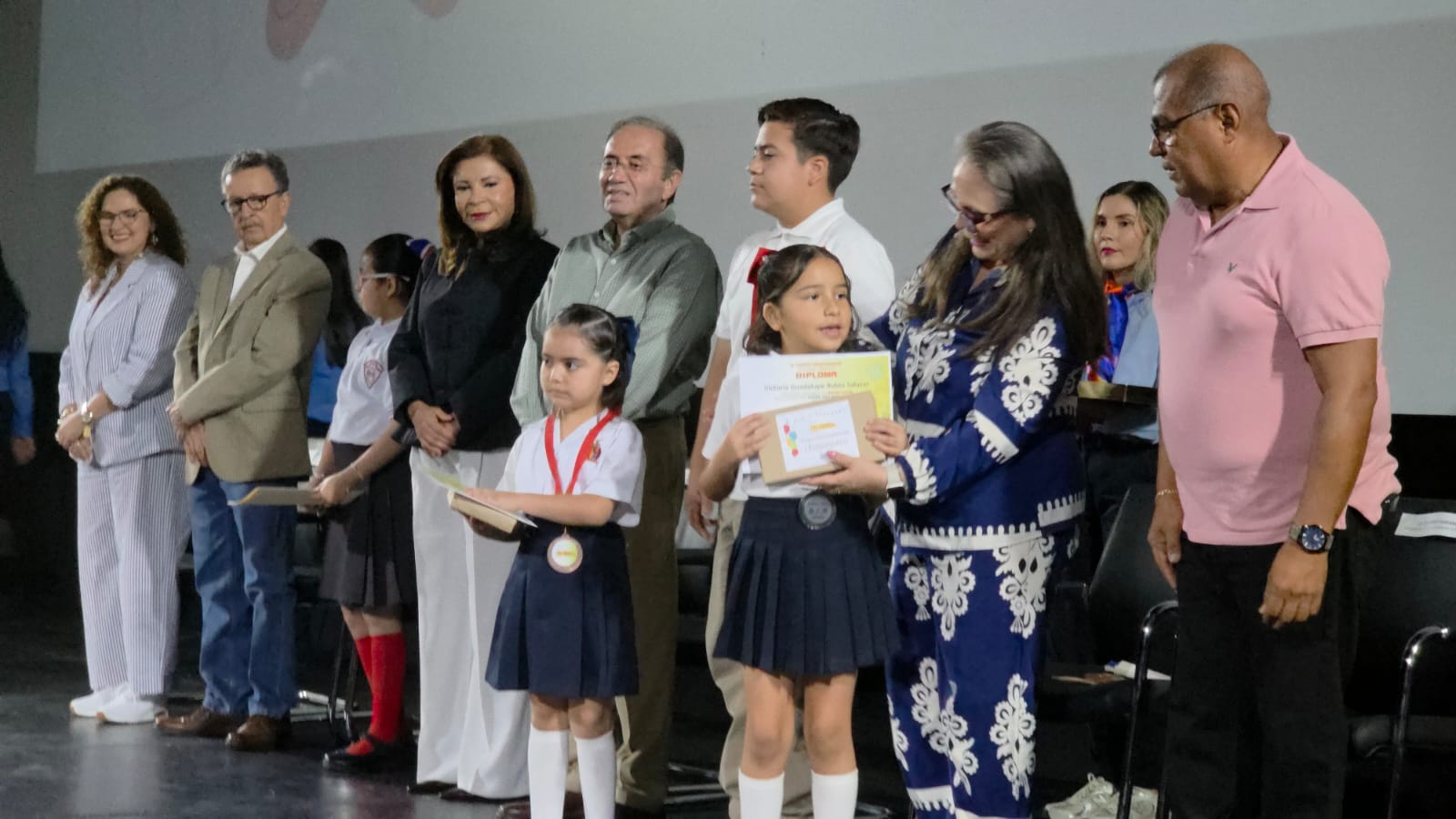 SEPyC premia a los 54 niños, niñas y jóvenes ganadores de la Olimpiada Estatal de Matemáticas