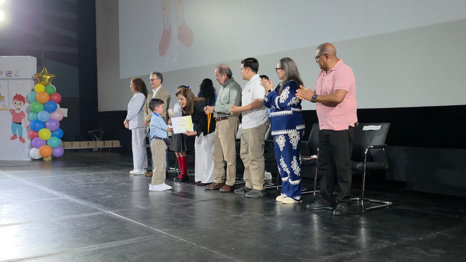 SEPyC premia a los 54 niños, niñas y jóvenes ganadores de la Olimpiada Estatal de Matemáticas