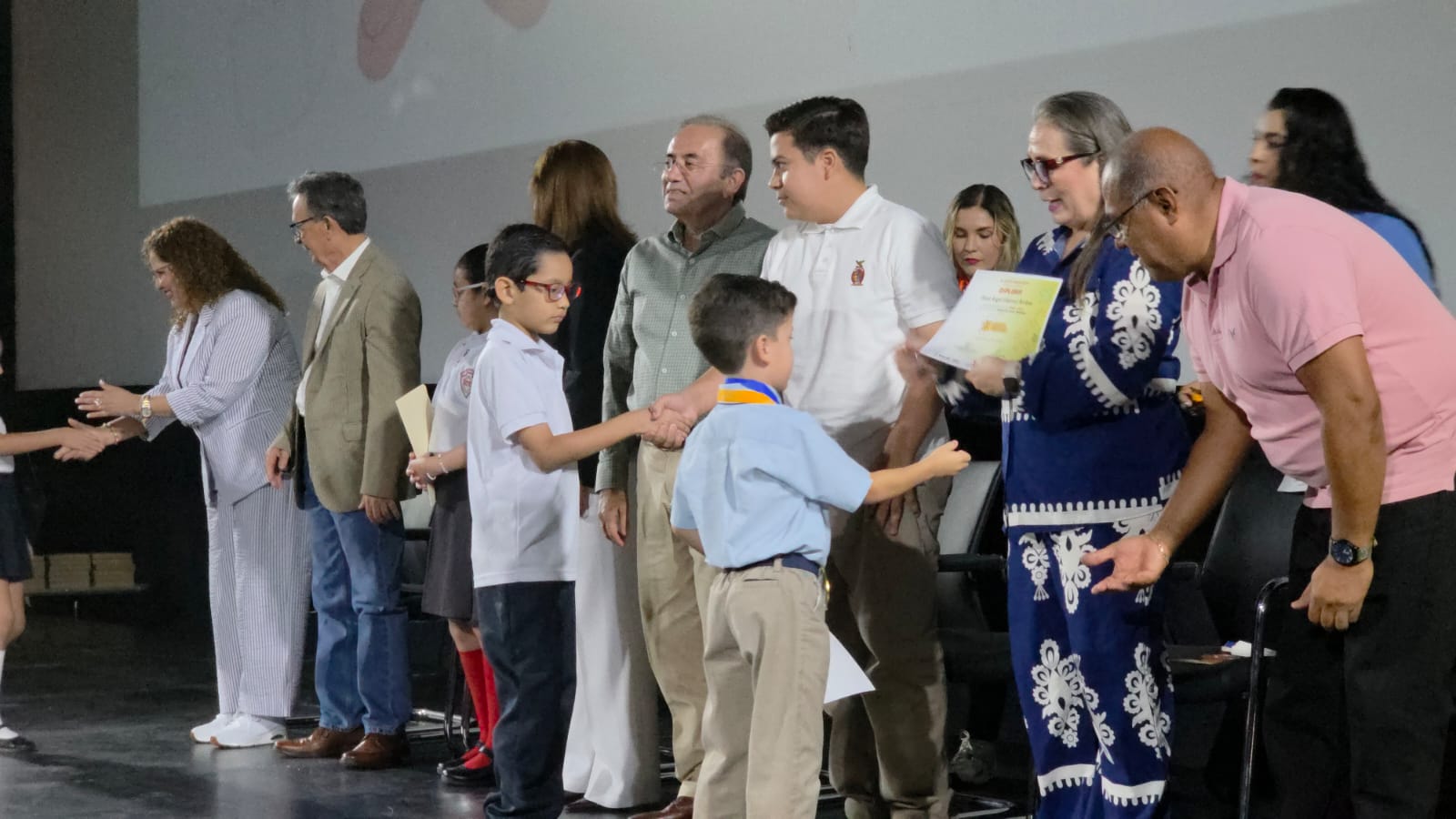 SEPyC premia a los 54 niños, niñas y jóvenes ganadores de la Olimpiada Estatal de Matemáticas