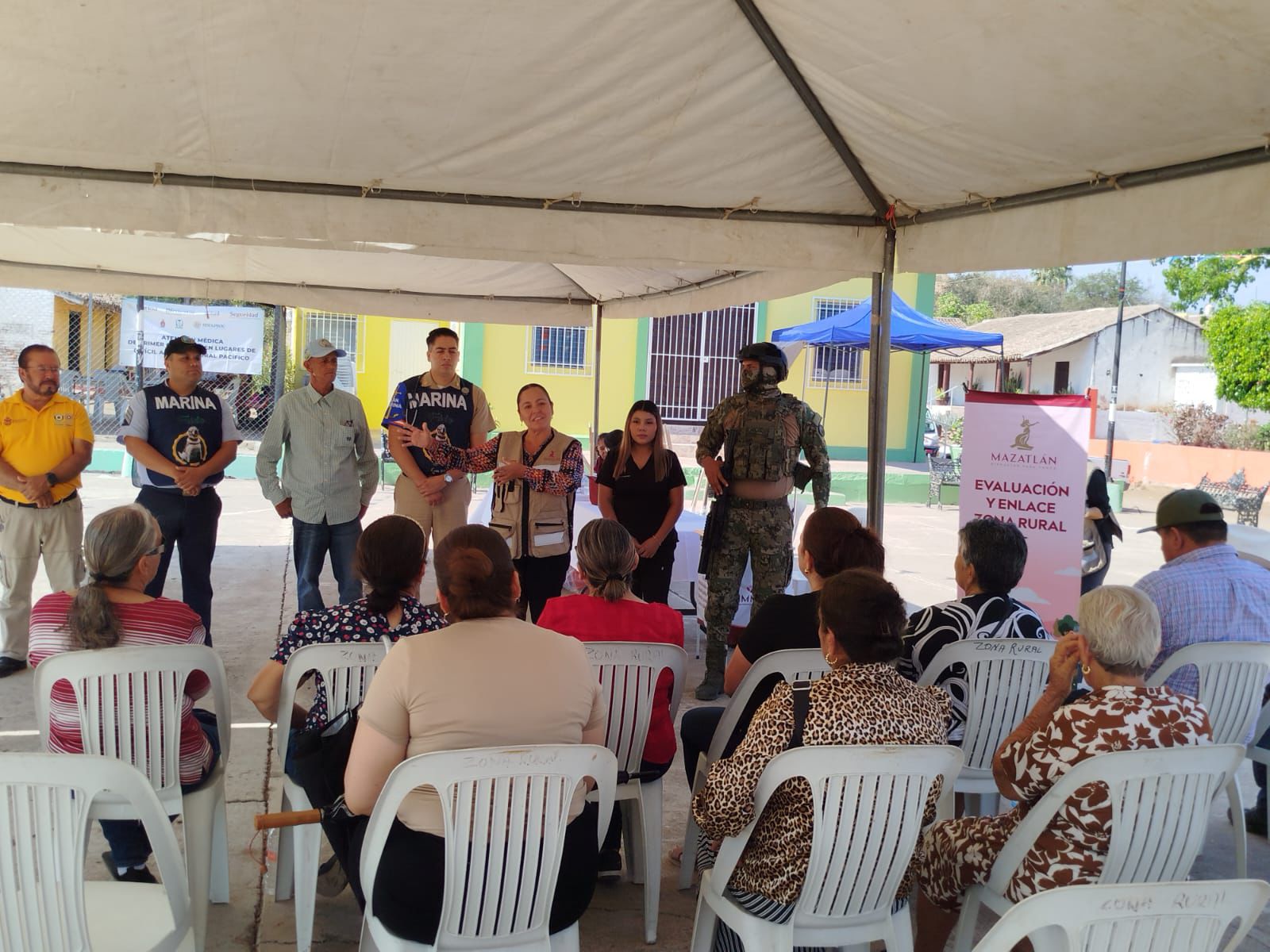 Servicios médicos gratuitos a familias de Puertas de Canoas y El Venadillo, en Mazatlán