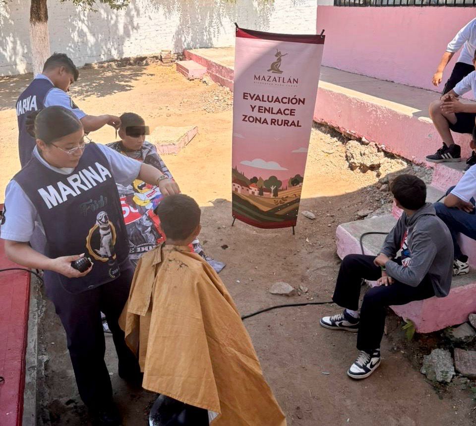 Servicios médicos gratuitos a familias de Puertas de Canoas y El Venadillo, en Mazatlán