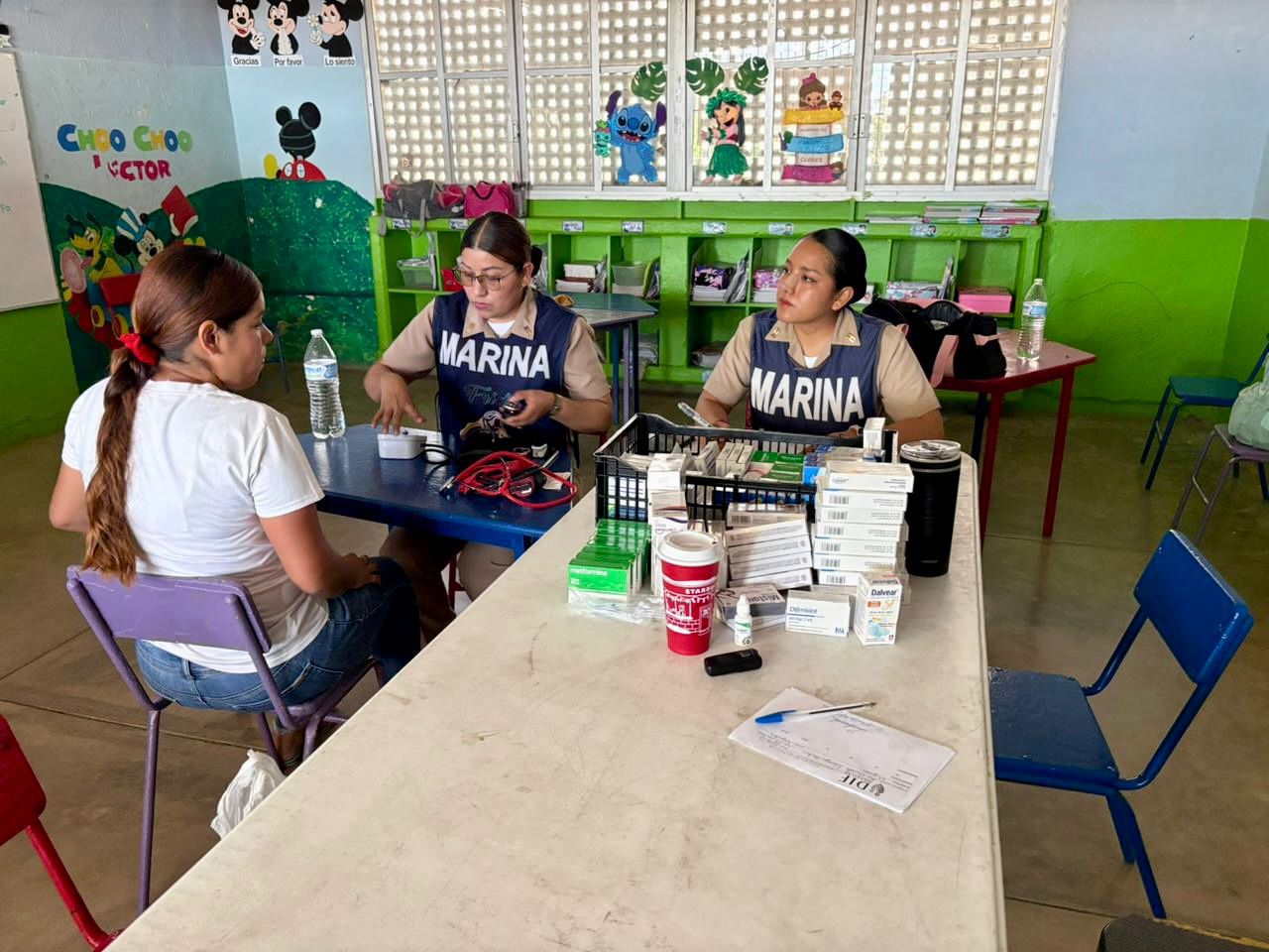 Servicios médicos gratuitos a familias de Puertas de Canoas y El Venadillo, en Mazatlán