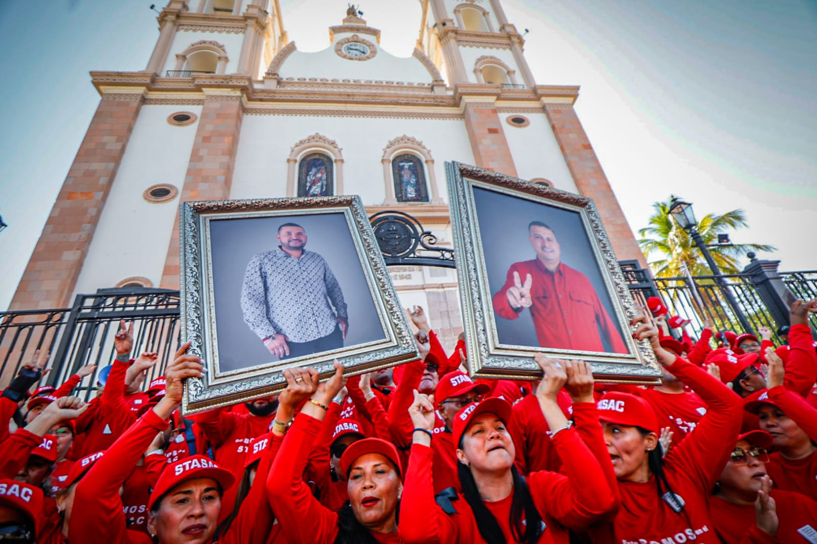 Integrantes del Stasac marchan en exigencia de justicia por Homar Salas y Benjamín Olivares
