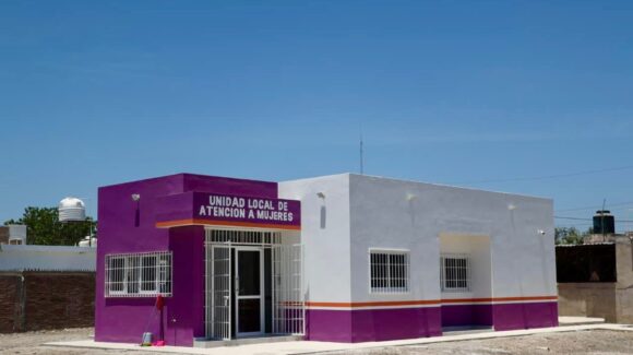 Supervisan construcción de unidad para atender a mujeres víctimas de violencia en Villa Unión, Sinaloa