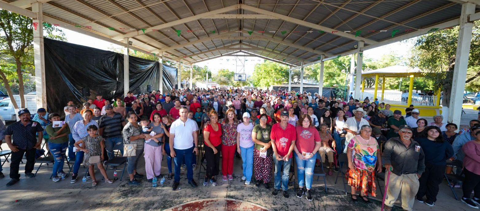 María Teresa Guerra Ochoa durante un encuentro ciudadano realizado en la comunidad de Estación Obispo