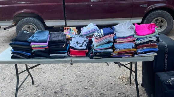 “De 100 clientes ahora van 30”: tianguistas de Guasave resienten bajas ventas por crisis de la CFE