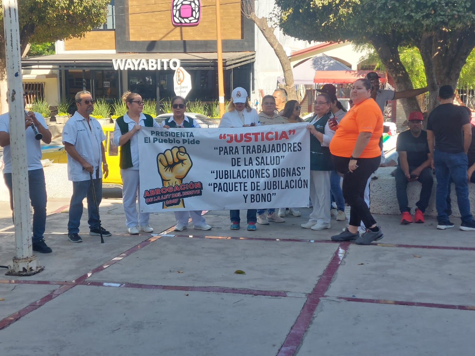 Trabajadores de la salud marchan este 1 de mayo en Guamúchil