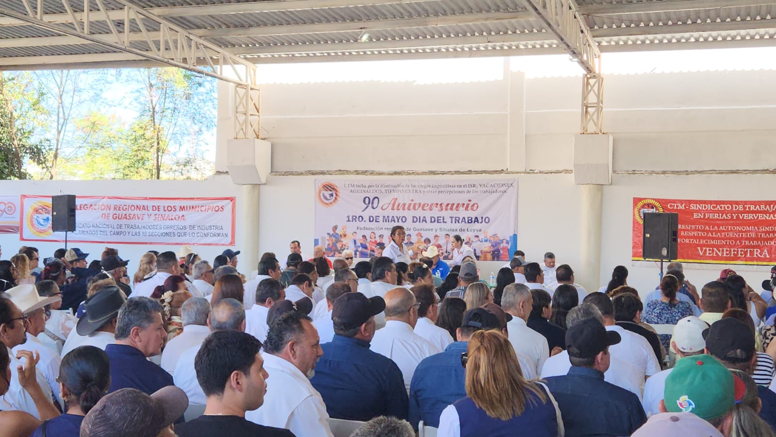 Trabajadores protestan en la CTM, Guasave