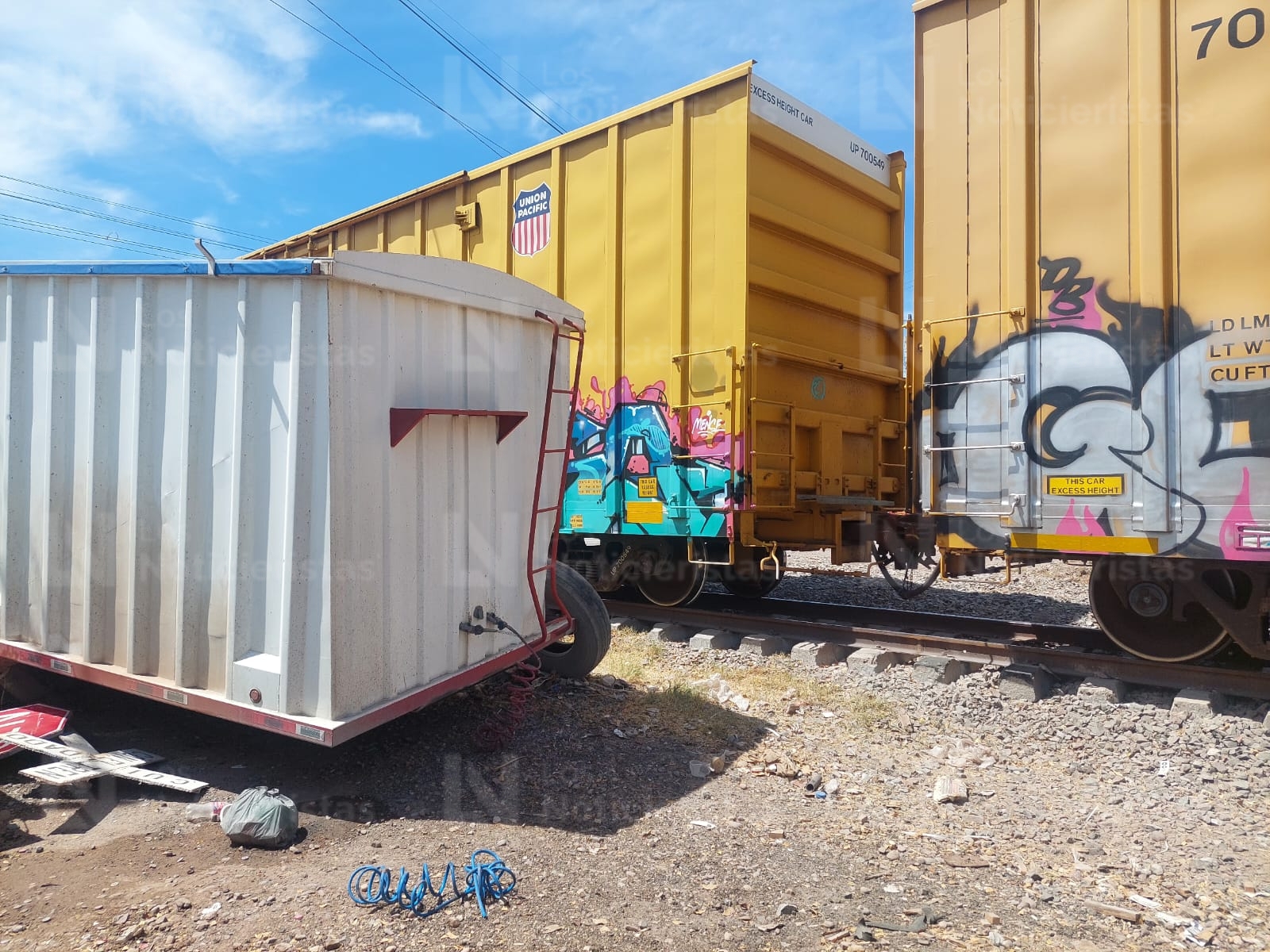 Tren embiste a tráiler en Guamúchil