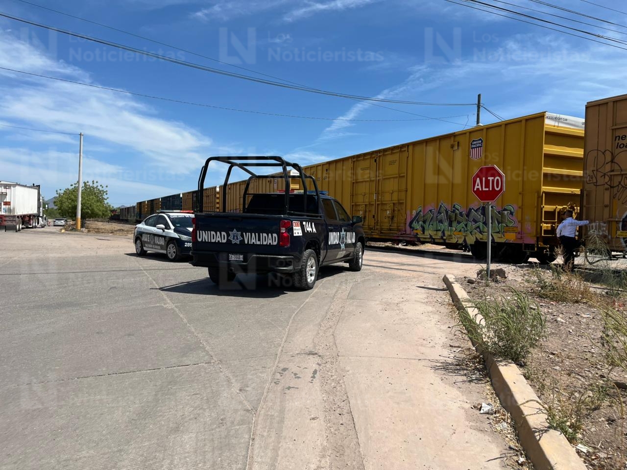 Tren embiste a tráiler en Guamúchil