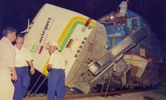“Dios me avisaba que me bajara del camión”: a 30 años del trenazo que marcó para siempre a Mazatlán, Sinaloa