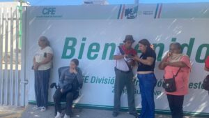 usuarios amenazan con impedir salida de unidades de cfe en guasave sinaloa