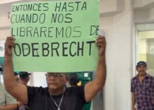 Usuarios de Sinaloa protestan en instalaciones de CFE tras altos cobros