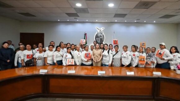 “Su lucha nos compromete”: Yeraldine Bonilla se reúne con madres buscadoras en Culiacán